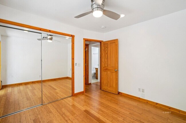 Building Photo - 54025 Strawberry Valley Dr