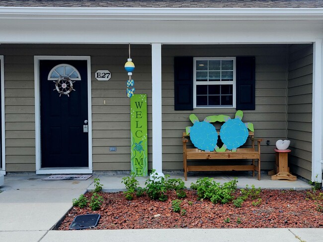 Building Photo - Welcome to our charming townhouse in Pelle...
