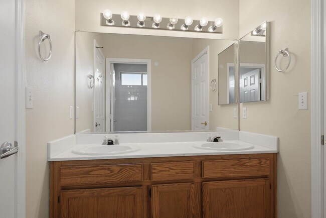 Building Photo - 4513 Long Horse Ct