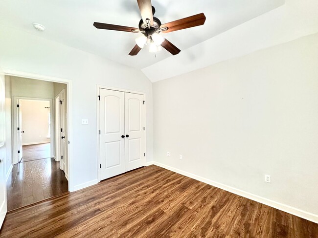 Building Photo - Move-In Ready 3 Bed, 2 Bath Home in Prairi...
