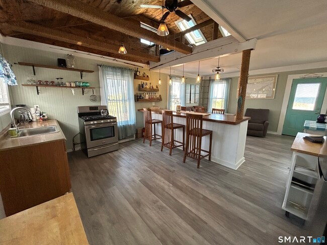 Building Photo - 92 Caroline Rd