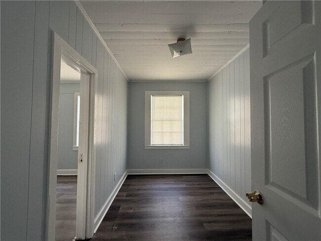 Building Photo - 1206 Alba St