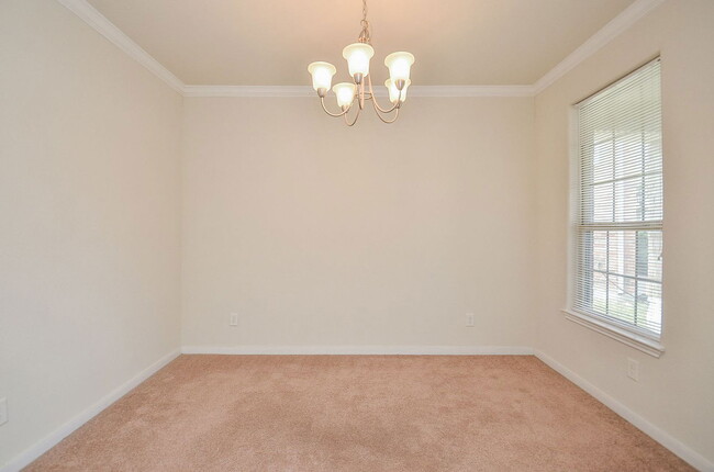 Building Photo - 16608 Spirit Lake Ct
