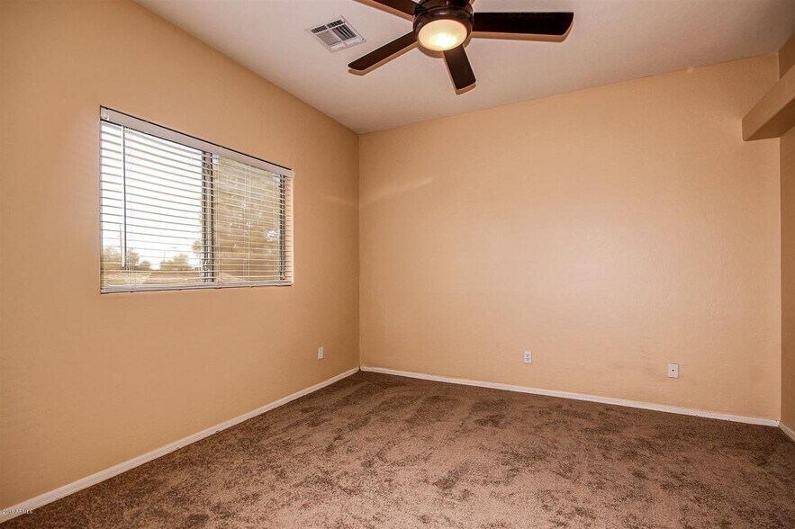 Building Photo - 2027 E University Dr