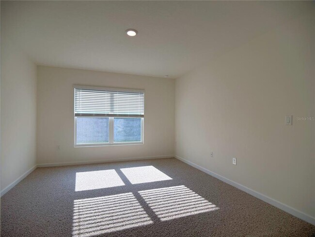 Building Photo - 11331 SE 72nd Ct