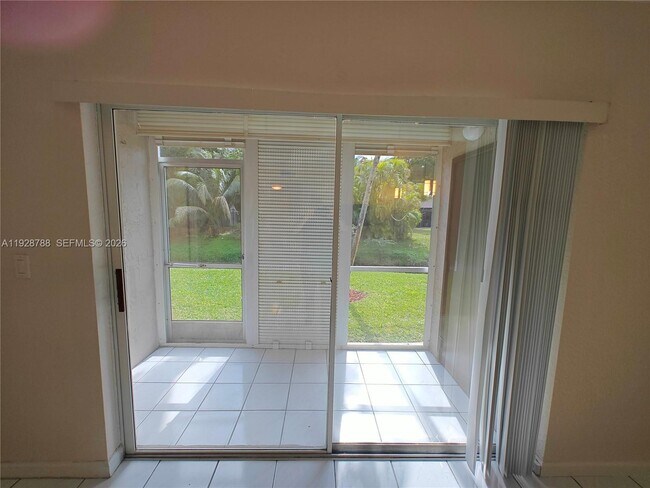 Building Photo - 8750 Royal Palm Blvd