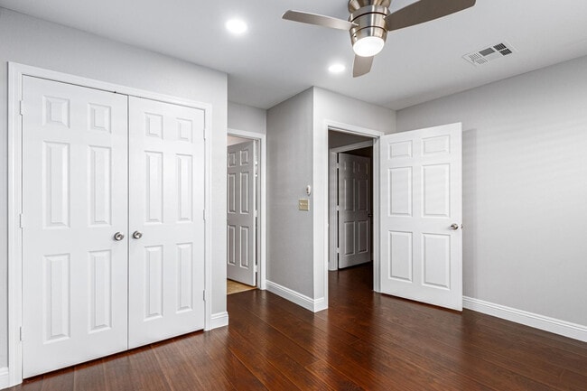 Building Photo - 5713 W Gelding Dr