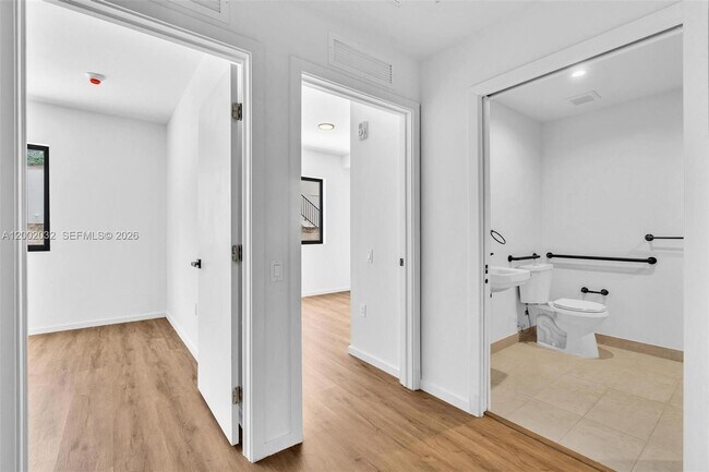 Building Photo - 753 NW 30th St