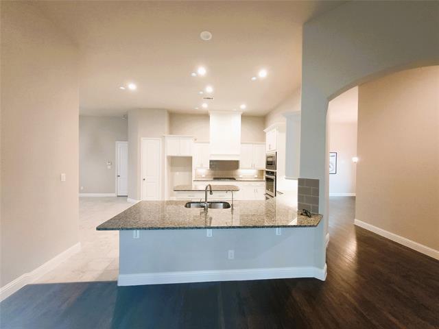 Building Photo - 1616 Silla Dr