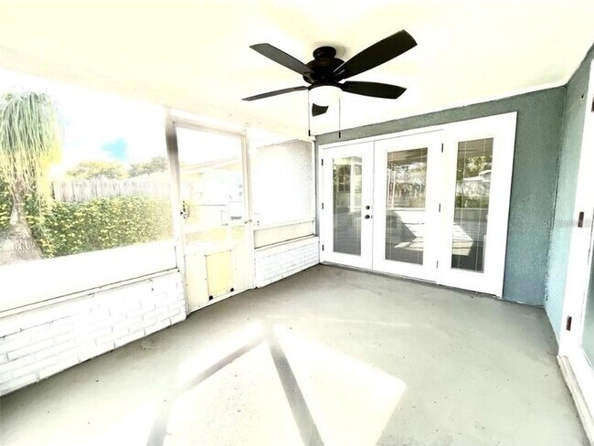 Building Photo - 7225 Deerfield Dr