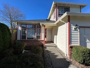 Building Photo - Fantastic 3 Bedroom 2.5 Bath Marysville Home