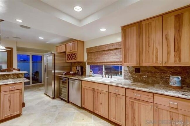 Building Photo - Condo on the Water