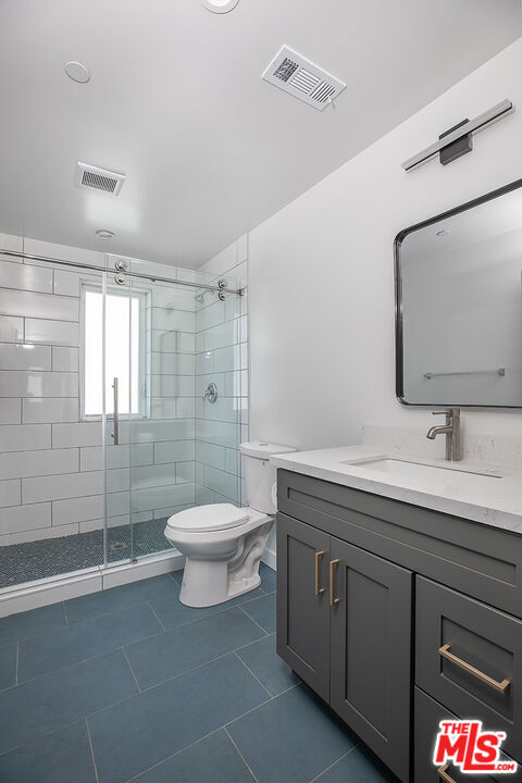 Building Photo - 1430 W 9th St