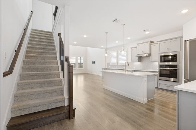 Building Photo - New 5 Bed, 3 Bath Modern Two-Story Home in Justin Crossing – Move-In Ready and Available Now!
