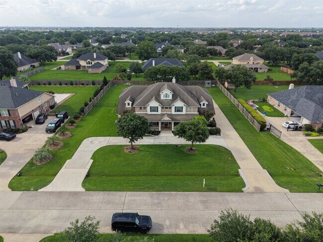 Building Photo - 26210 Cloverland Park Ln