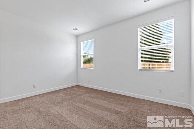 Building Photo - 365 Pesaro Way