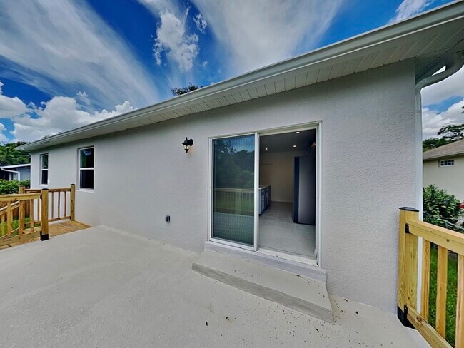 Building Photo - 1330 Chris Ave