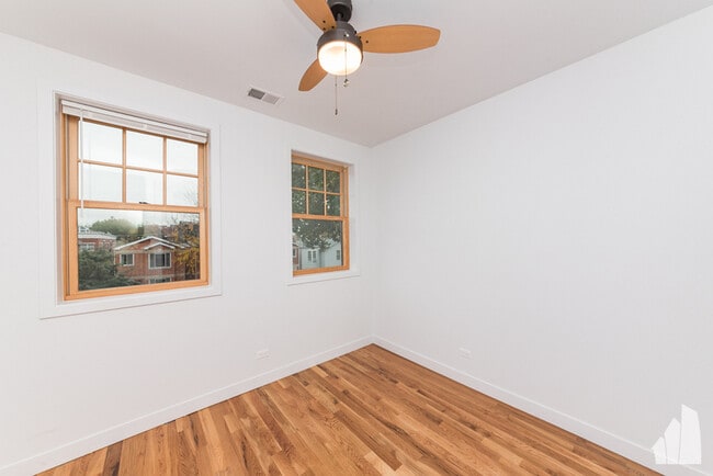 Building Photo - 806 S Claremont Ave