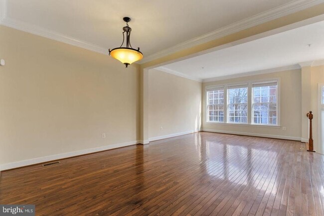 Building Photo - 725 Ridgemont Ave