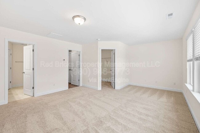 Building Photo - 1528 Cedar Tree Dr