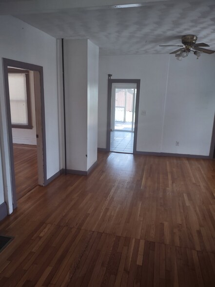 Building Photo - 44 Boylston St