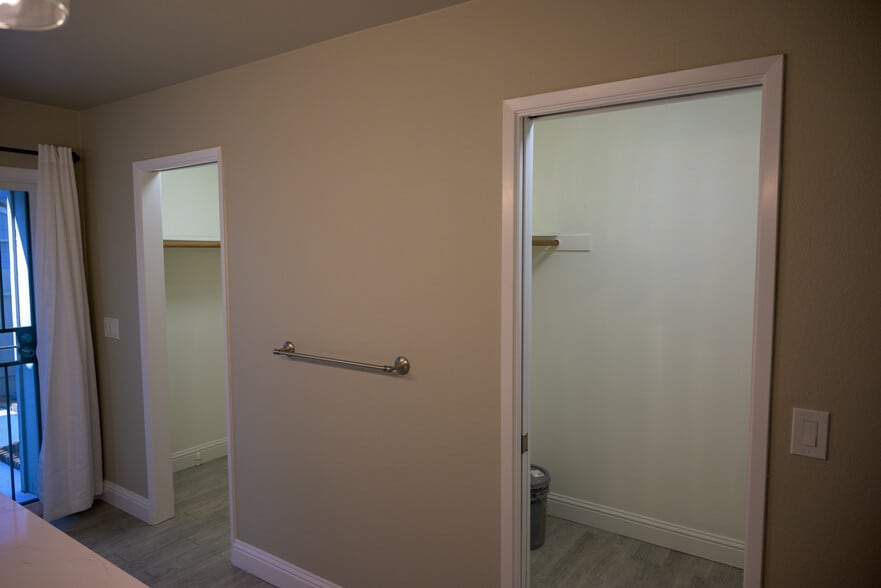 Building Photo - 1822 Cougar Ln