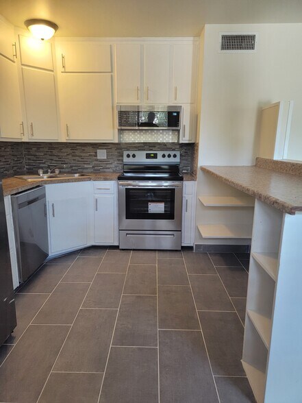 Building Photo - 628 E Drachman St