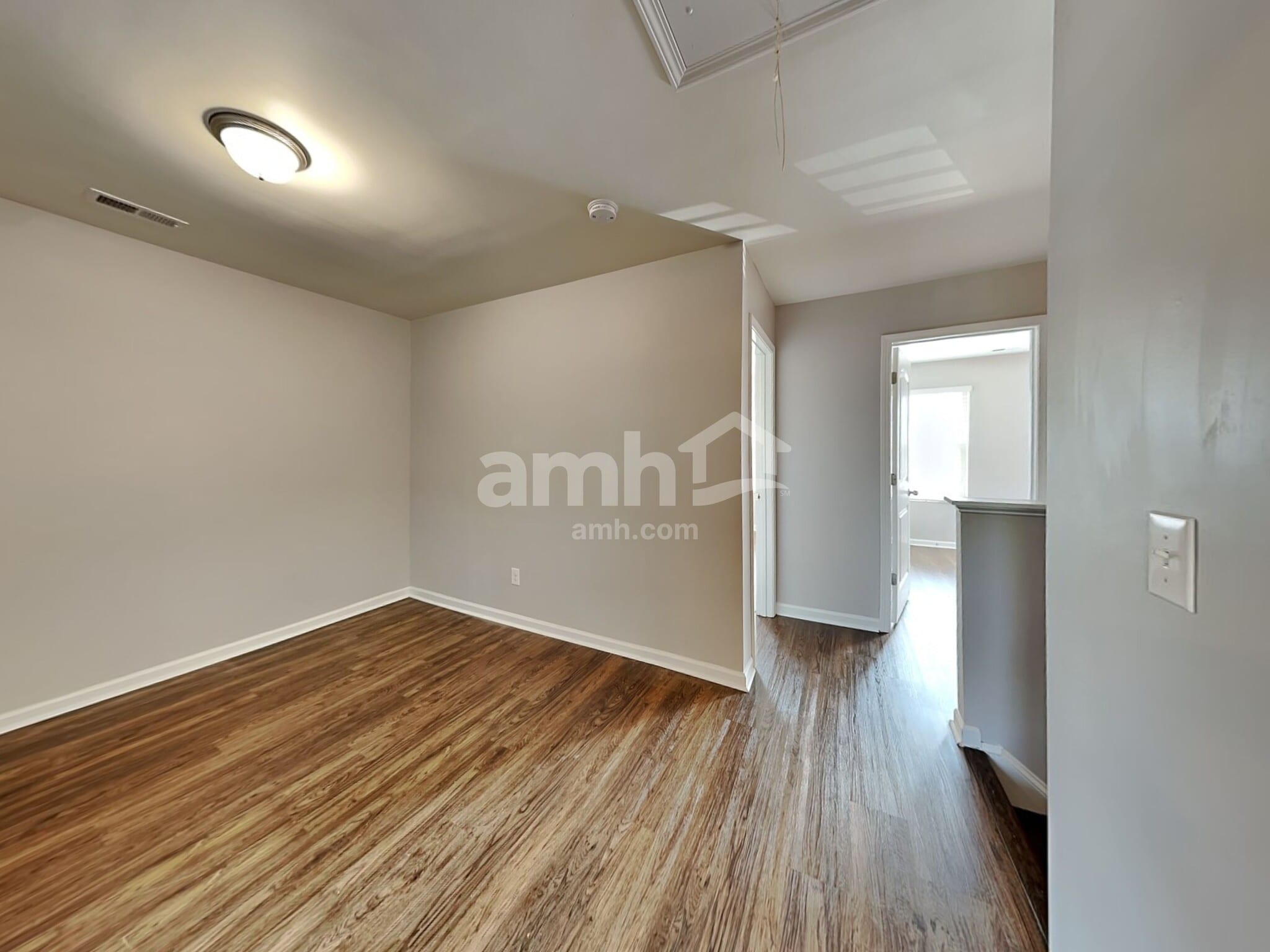 Building Photo - 4489 Middletown Dr