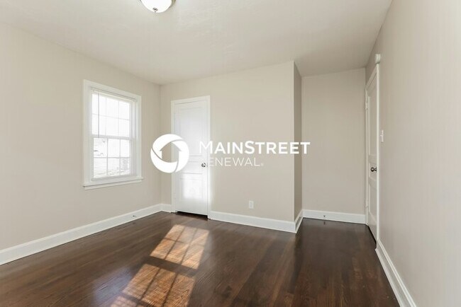 Building Photo - 3 Bedroom Pet-Friendly Home in Gallatin, TN with Main Street Renewal
