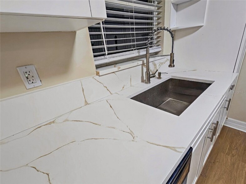 Building Photo - 8730 Sabal Way