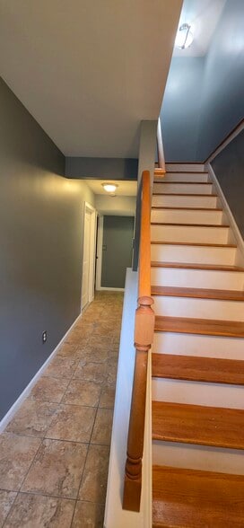 Building Photo - C8 Lily Ct