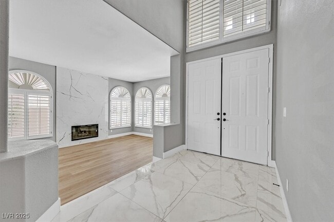 Building Photo - 8864 La Manga Ave
