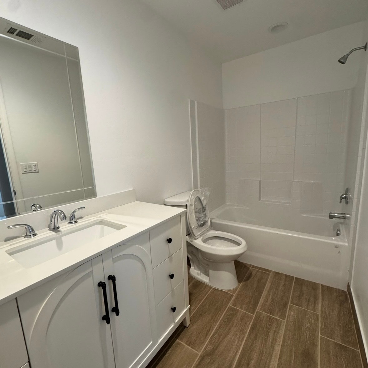 Bathroom with Tub - 1128 Jefferson St