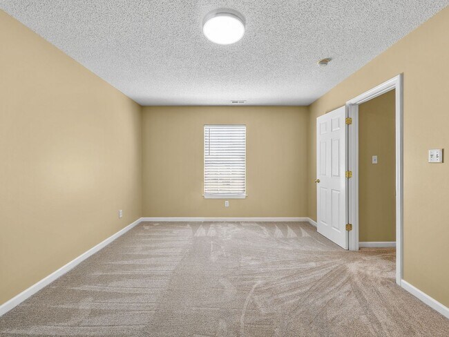 Building Photo - 402 McFall Ct