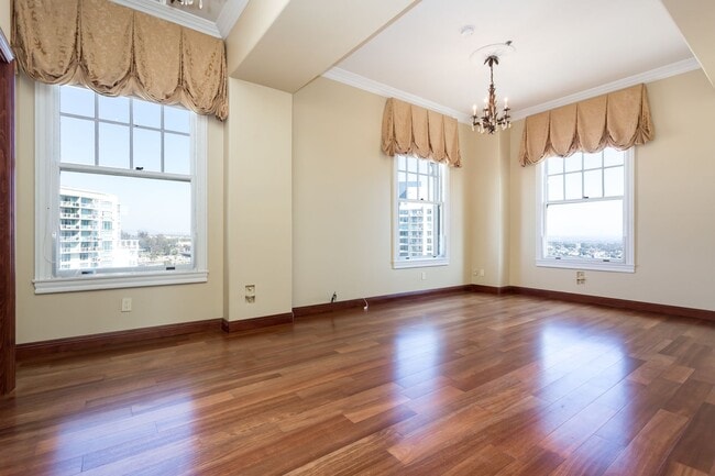 Building Photo - Top Penthouse at the historic El Cortez wi...