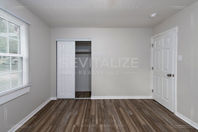 Building Photo - Cozy, Updated 3-Bedroom Home with a Shady Yard!