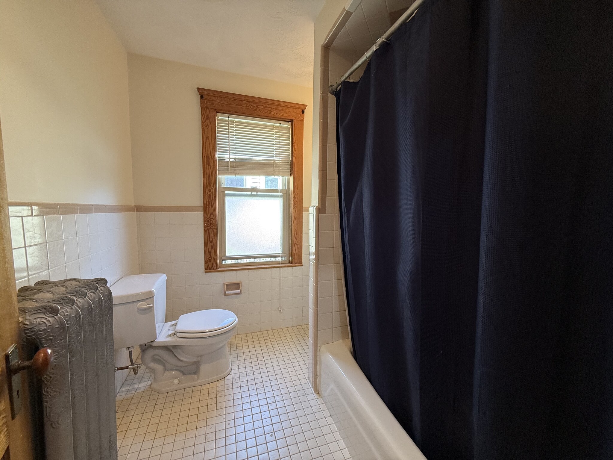 Bathroom - 585 High St