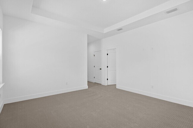 Building Photo - Preserve Views!