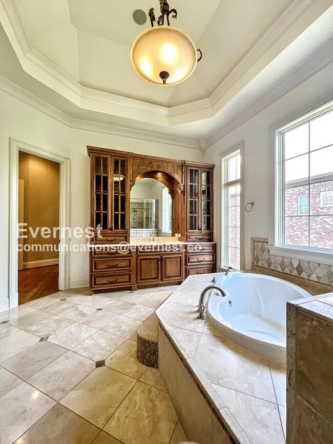 Building Photo - 9558 Hampton Reserve Dr
