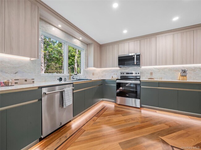 Building Photo - 5 N Hills Rd