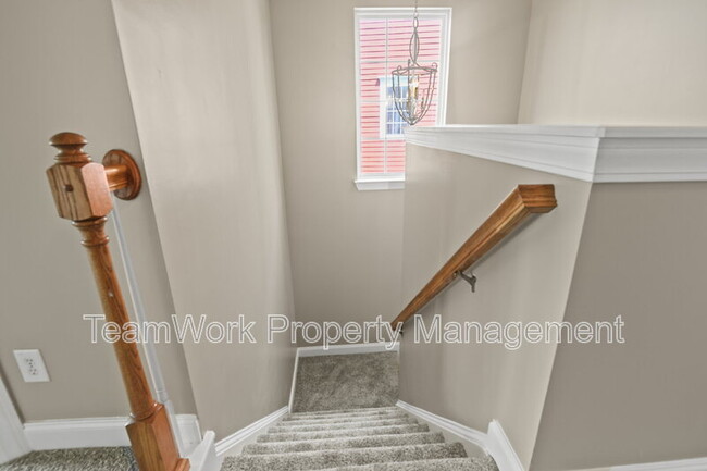 Building Photo - 9034 Parlor Dr