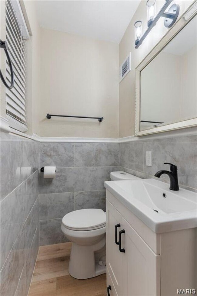 Building Photo - 5100 Kingwood Dr