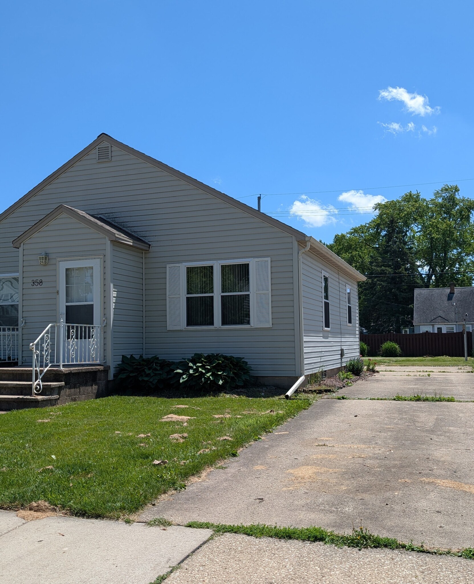 Building Photo - 358 Bischoff St