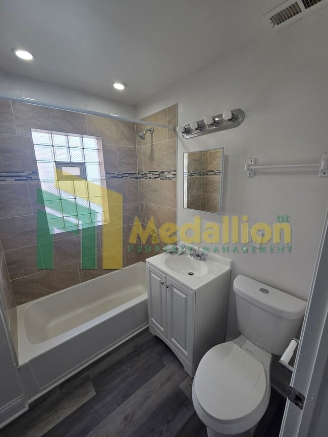 Building Photo - Updated 3-Bedroom Single-Level Home with Backyard Space