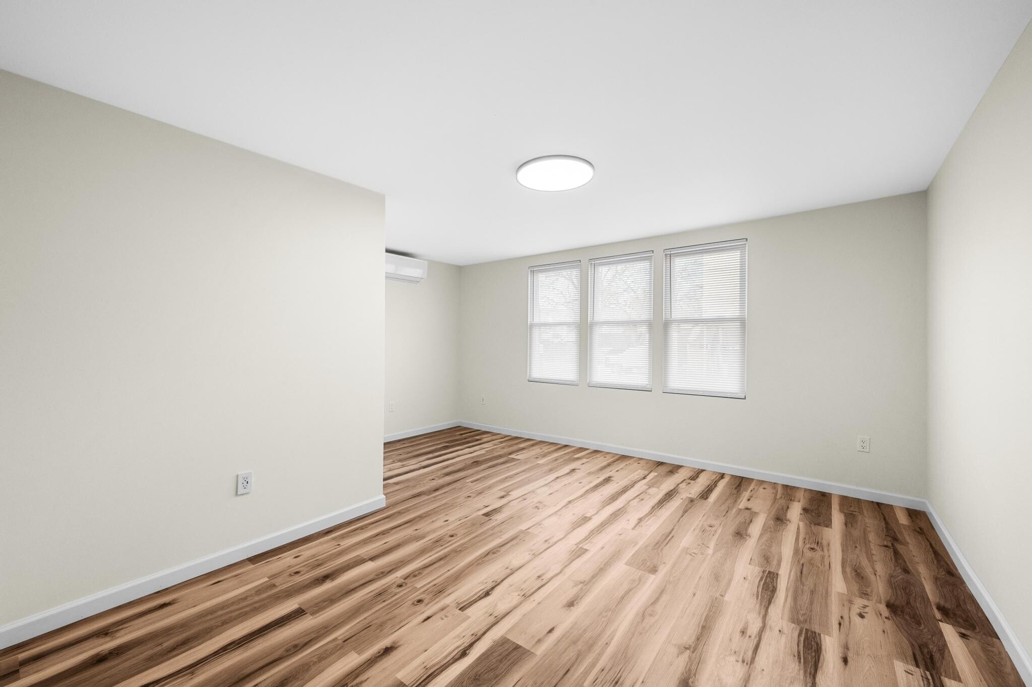 Building Photo - 346 Bennett St