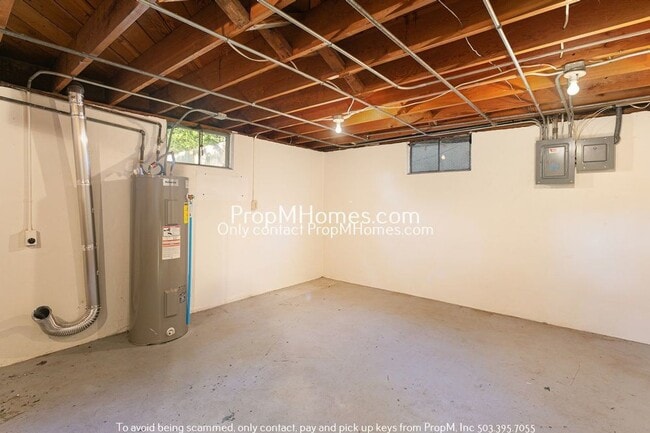 Building Photo - Spacious Mid-Century Three Bedroom Home In Woodstock!