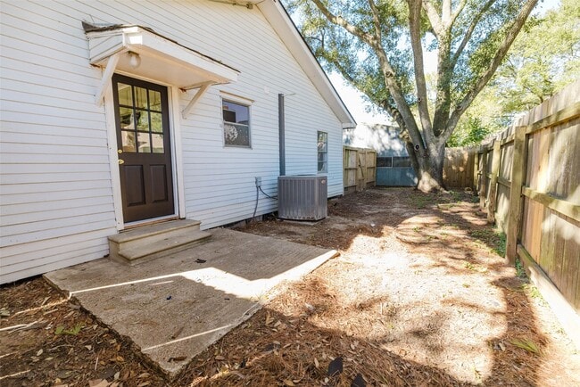 Building Photo - 2518 Daugherty St