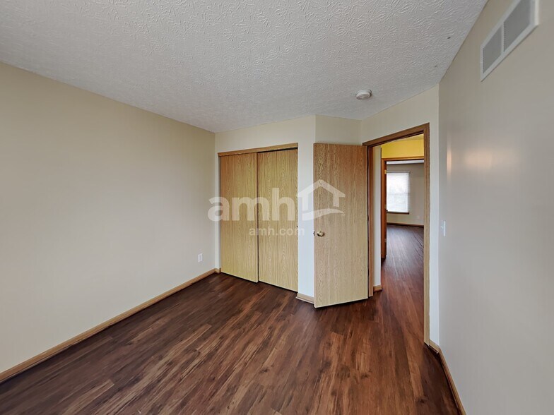 Building Photo - 1840 Pine Grove Pl