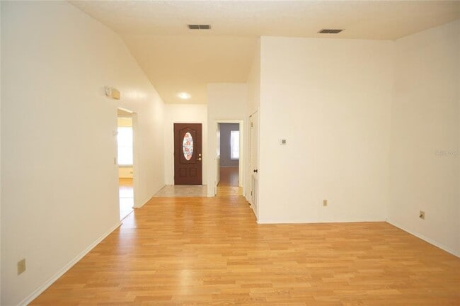 Building Photo - 6805 S Sheridan Rd