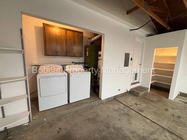 Building Photo - ATTENTION GARDENERS! Charming Indian Hills...